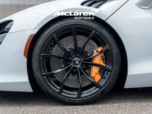 Used 2023 McLaren Artura RWD image 27