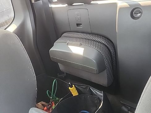 Used 2016 Nissan Frontier SV RWD image 6