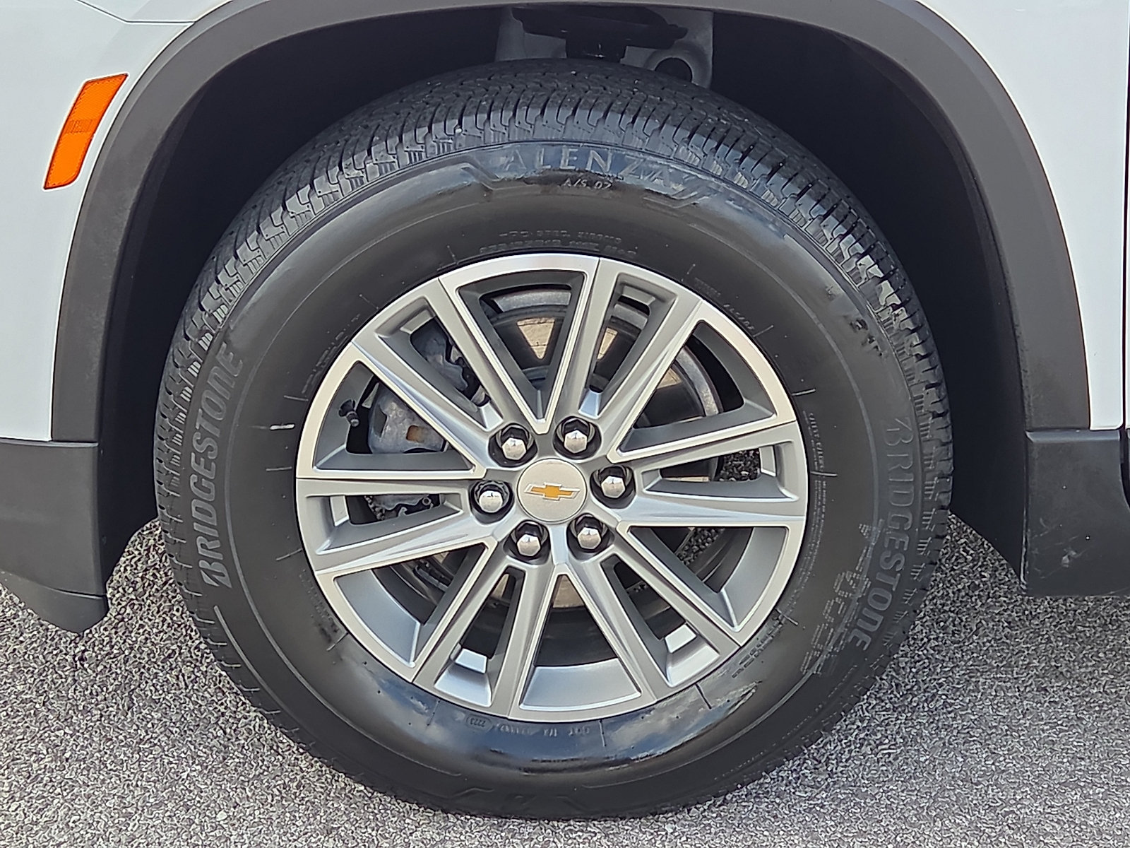 Used 2023 Chevrolet Traverse LT FWD image 7