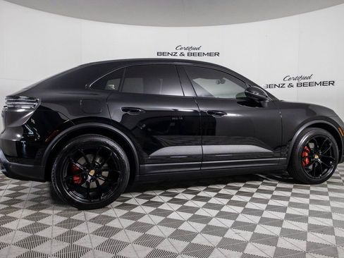 Used 2024 Porsche Macan 4 Electric image 11