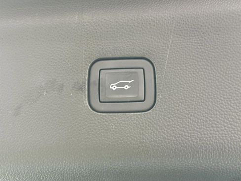 Used 2024 Buick Enclave Essence FWD image 38