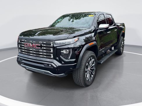 Used 2026 GMC Canyon Denali AWD/4WD image 5
