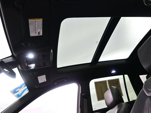 Used 2023 Cadillac XT6 Premium Luxury FWD image 18