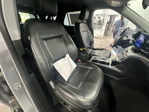 Used 2023 Ford Explorer XLT w/ Equipment Group 202A AWD/4WD image 32