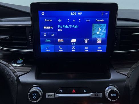 Used 2020 Ford Explorer Limited RWD image 21