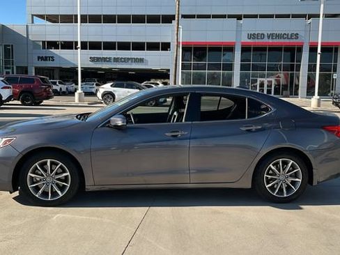 Used 2019 Acura TLX w/ Technology Package FWD image 3