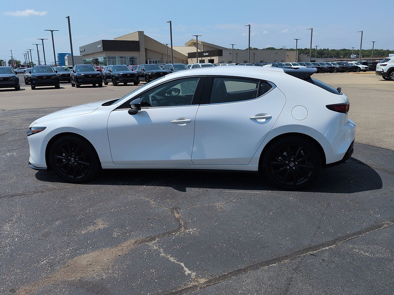New 2026 MAZDA MAZDA3 Hatchback w/Premium Plus Pkg AWD/4WD image 4