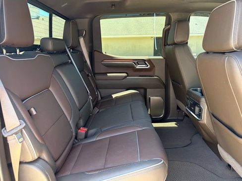 Used 2024 GMC Sierra 1500 Denali w/ Denali Reserve Package AWD/4WD image 19