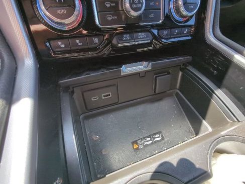 Used 2023 GMC Yukon XL Denali AWD/4WD image 18