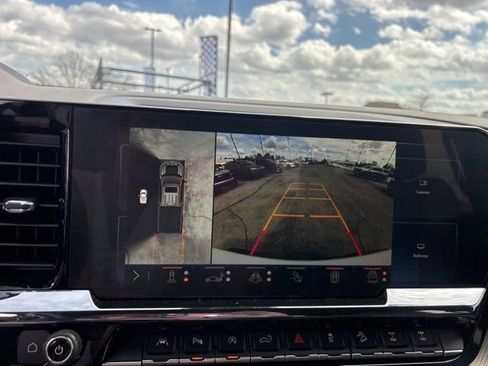 Used 2025 Chevrolet Silverado 1500 ZR2 w/ Technology Package image 22