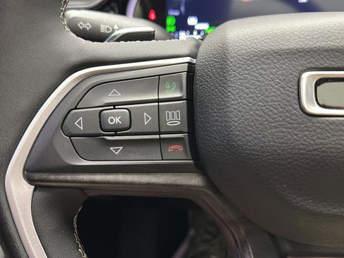 Used 2023 Jeep Grand Cherokee 4WD 4xe image 19