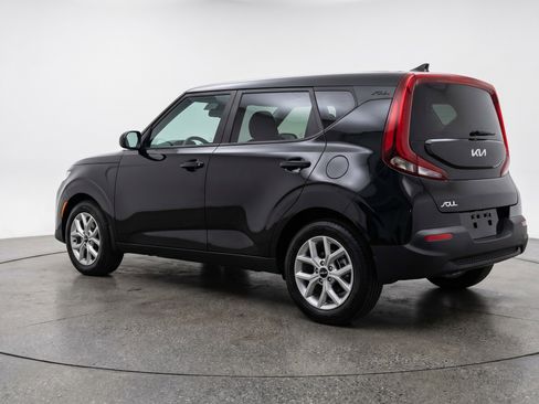 Used 2025 Kia Soul LX w/ LX Technology Package FWD image 6