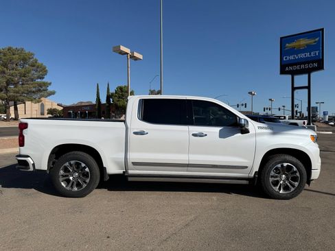 Used 2023 Chevrolet Silverado 1500 High Country w/ Technology Package AWD/4WD image 4