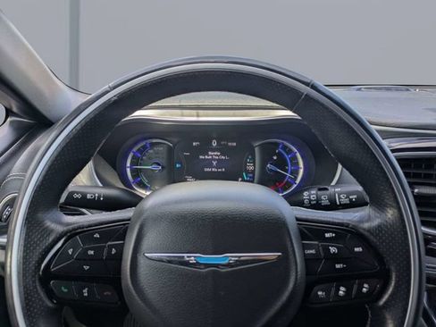 Used 2020 Chrysler Pacifica Limited w/ Advanced Safetytec Group FWD image 28