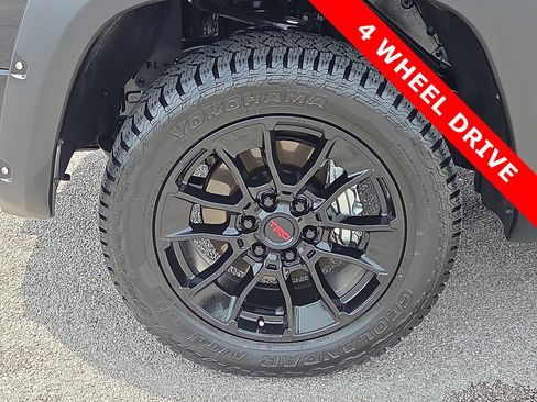 Used 2024 Toyota Tundra SR5 w/ SR5 Convenience Package AWD/4WD image 7