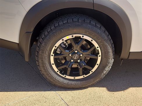 New 2025 Nissan Pathfinder Rock Creek image 6