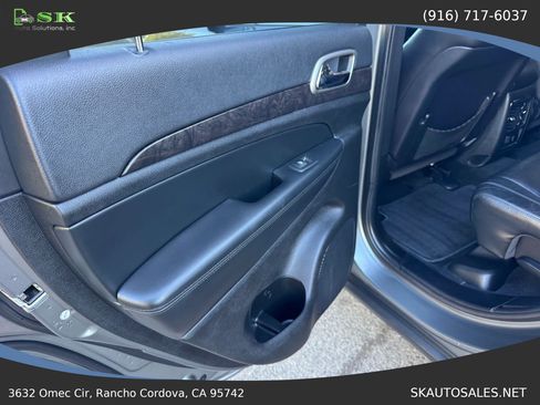 Used 2012 Jeep Grand Cherokee Laredo AWD/4WD image 23