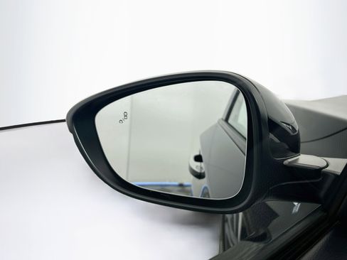 Used 2018 Honda Accord Touring image 16