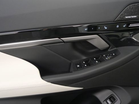 Used 2025 BMW 530i image 10