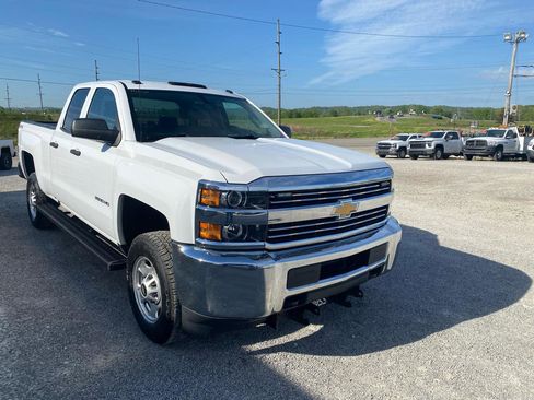 Used 2018 Chevrolet Silverado 2500 W/T w/ WT Convenience Package image 4