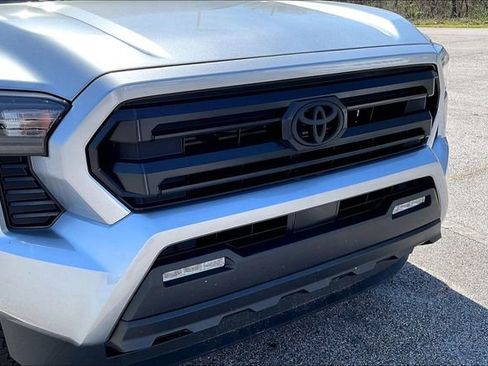 Used 2025 Toyota Tacoma SR5 image 27