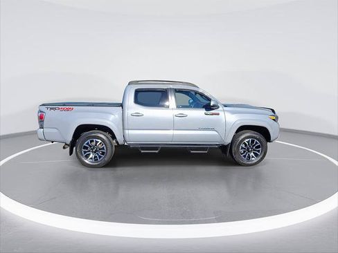 Certified 2020 Toyota Tacoma TRD Sport w/ TRD Premium Sport Package AWD/4WD image 11
