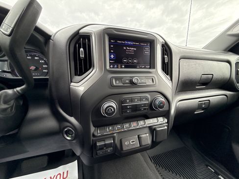 Used 2024 Chevrolet Silverado 2500 Custom w/ Custom Value Package image 18