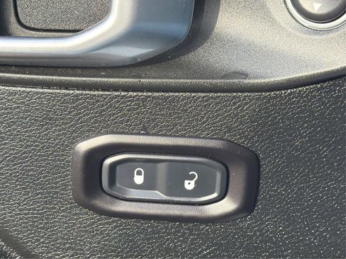 Used 2020 Jeep Wrangler Unlimited Sport S AWD/4WD image 12