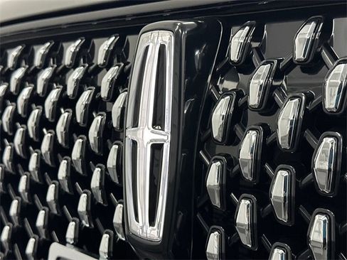 New 2026 Lincoln Aviator Black Label w/ Dynamic Handling Package image 14