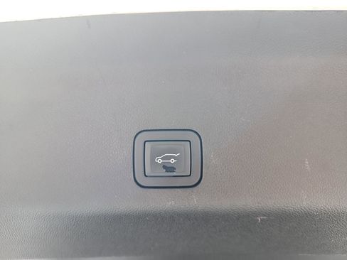 Used 2025 Chevrolet Tahoe High Country image 5