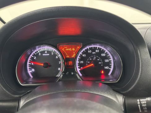 Used 2014 Nissan Versa SV image 35