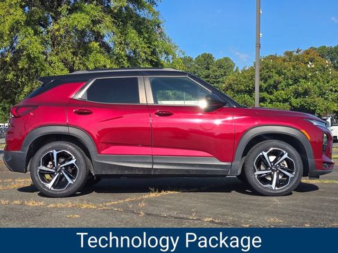 Certified 2022 Chevrolet TrailBlazer RS w/ Technology Package FWD image 3