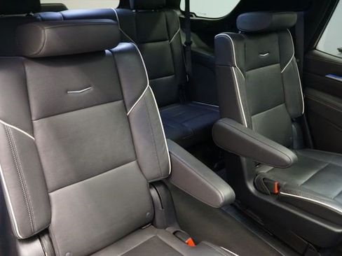 Certified 2025 Cadillac Escalade Premium Luxury AWD/4WD image 26