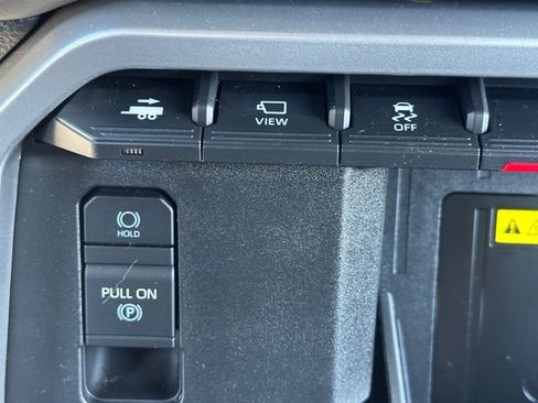 Certified 2024 Toyota Sequoia Platinum AWD/4WD image 17