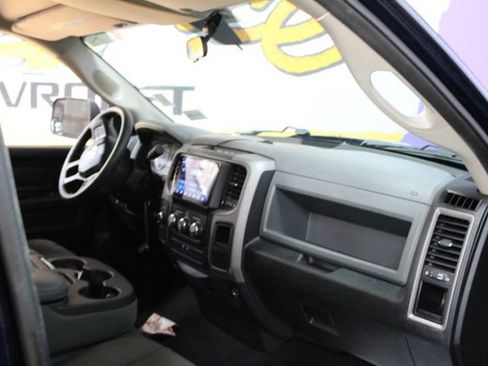 Used 2017 RAM 1500 ST w/ SXT Appearance Group AWD/4WD image 12