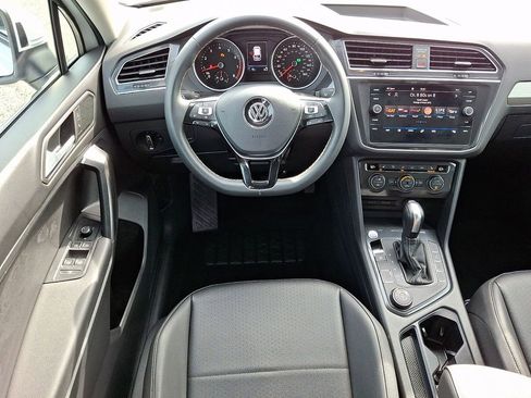 Used 2021 Volkswagen Tiguan SE image 12