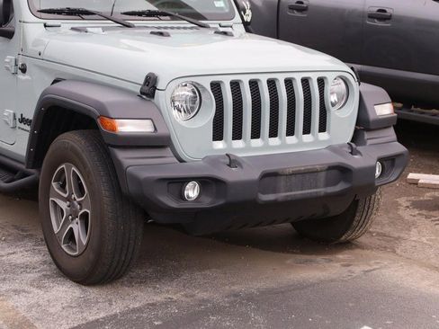 Used 2023 Jeep Wrangler Unlimited Sport w/ Sun And Sound Package AWD/4WD image 2