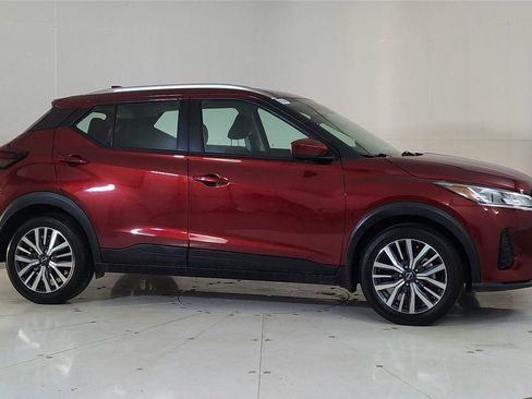Used 2023 Nissan Kicks SV image 8