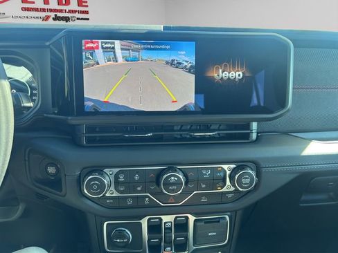 New 2026 Jeep Gladiator Rubicon AWD/4WD image 18