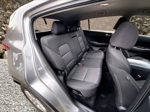 Used 2019 Kia Sportage LX image 24