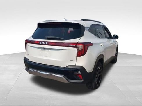 Used 2025 Kia Seltos EX AWD/4WD image 2