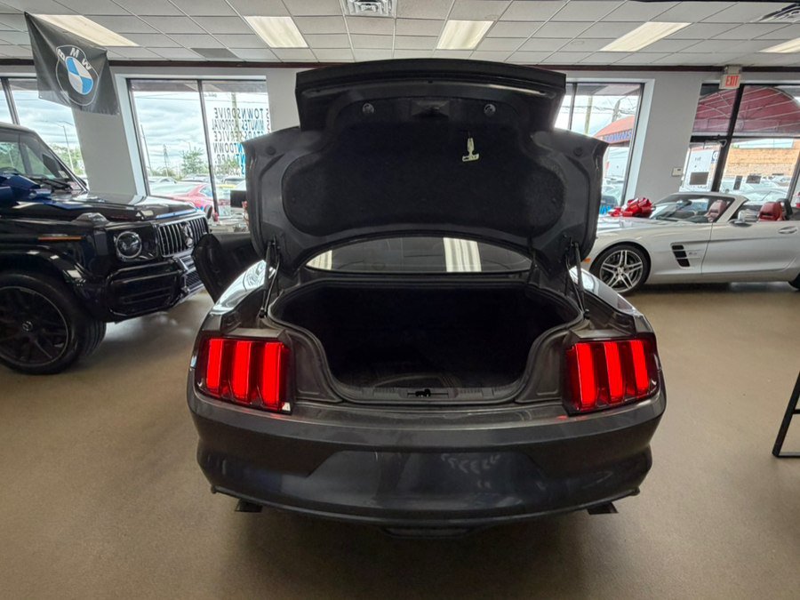 Used 2017 Ford Mustang Coupe RWD image 29