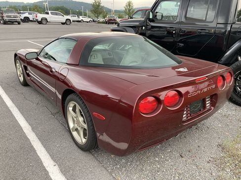 Used 2003 Chevrolet Corvette Coupe w/ Preferred Equipment Group RWD image 5
