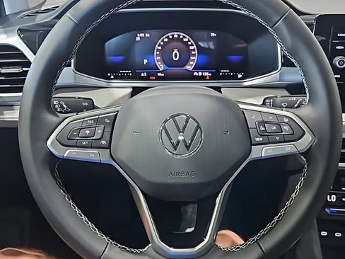 New 2026 Volkswagen Taos SE image 34