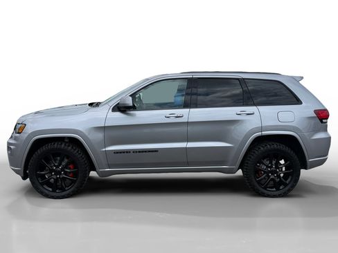 Used 2021 Jeep Grand Cherokee Laredo X AWD/4WD image 2