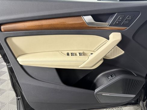 Used 2022 Audi Q5 2.0T Premium Plus w/ Premium Plus Package image 9