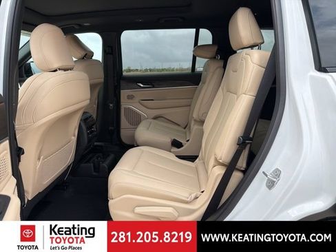 Used 2026 Jeep Grand Cherokee L Limited w/ Limited Altitude Package AWD/4WD image 15