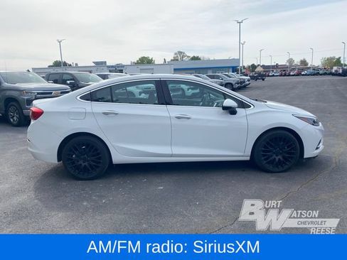 Used 2017 Chevrolet Cruze Premier FWD image 9