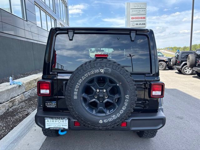 Used 2023 Jeep Wrangler Unlimited w/ Sun & Screen Package AWD/4WD image 4