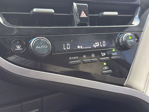 Used 2023 Toyota Camry XLE image 25